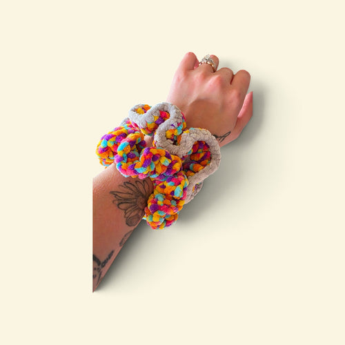 Colorful Yarn Scrunchies – 2-Pack